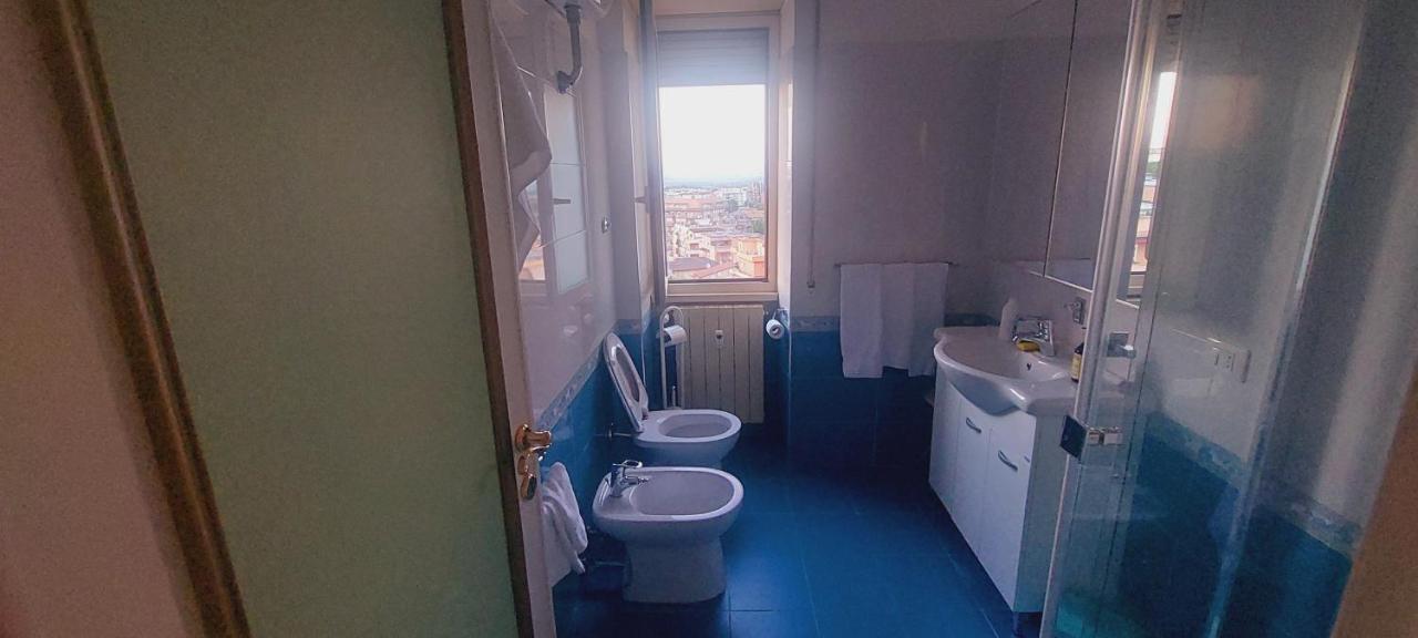 L'Attico Di Angie Apartment มอนเตโรตอนโด ภายนอก รูปภาพ