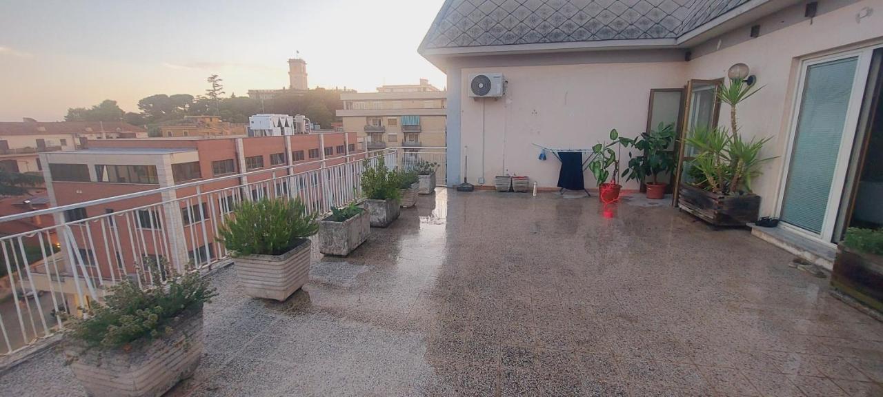 L'Attico Di Angie Apartment มอนเตโรตอนโด ภายนอก รูปภาพ